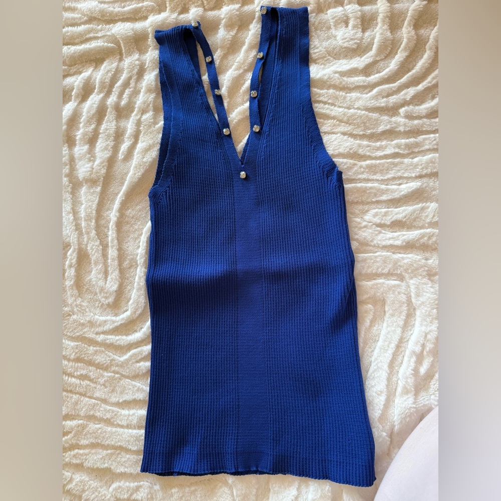 T190- Chic Navy Sleeveless Knit Top